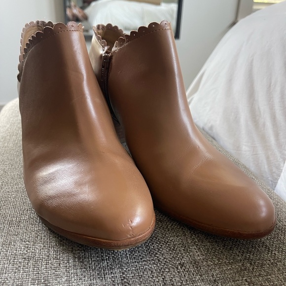 Jack Rogers Tan Leather Scallop Ankle Boots 11 - Picture 3 of 6